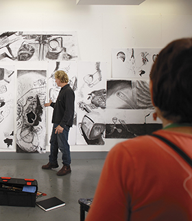 Drawing class at Curtin University.  Image courtesy of Curtin University