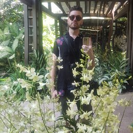 Dan Gladden at Singapore Botanic Gardens, 2018. Image courtesy of the artist
