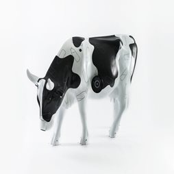 Lisa Dymond, Commodity Cow, 2016 CowParade PERTH. Photographer: Christophe Canato 