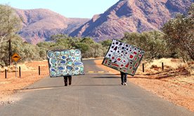 Bob Gibson works for Darwin Art Fair, 2019. Image courtesy of Tjarlirli Art.